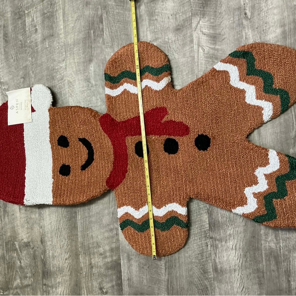 Festive Gingerbread Man Holiday Rug - Picture 3 of 3